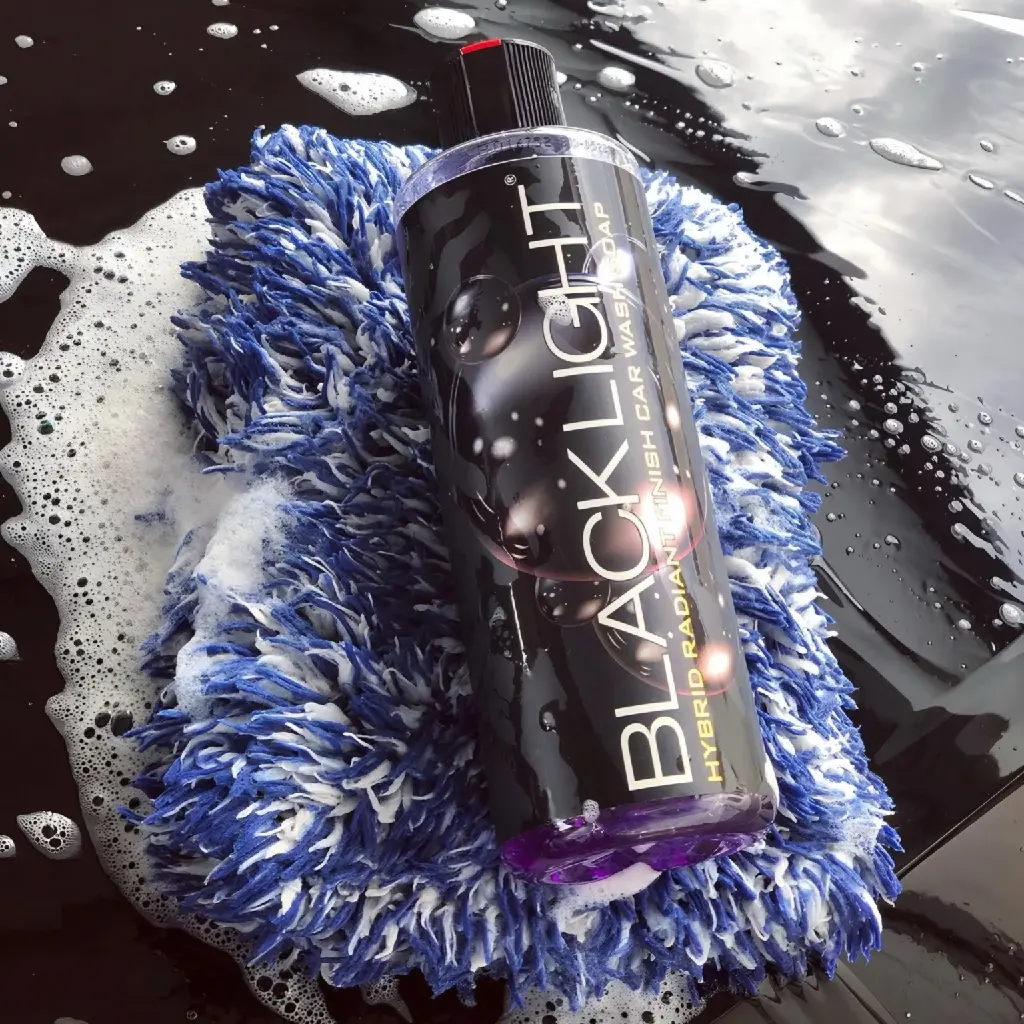 blacklight-shampoo-auto-espuma-detailing-chile.webp