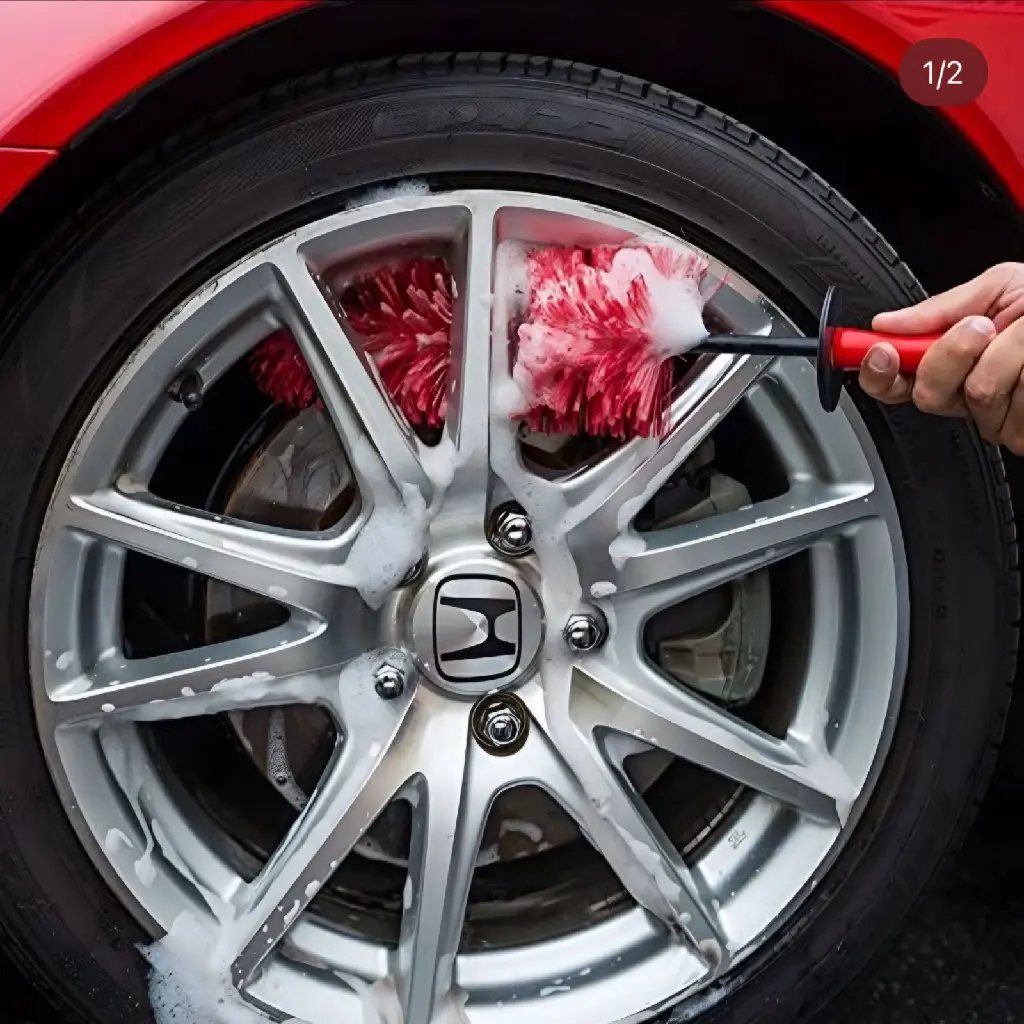 chemical-guys-red-rocket-brush-23cm-cepillo-llantas-warrior-detailing.jpg.webp